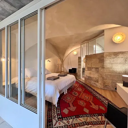 Pres D'avignon, De Charme Avec Vue Apartment *