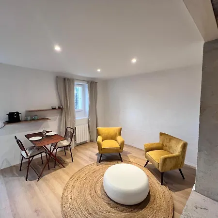 Pres D'avignon, De Charme Avec Vue Apartment *