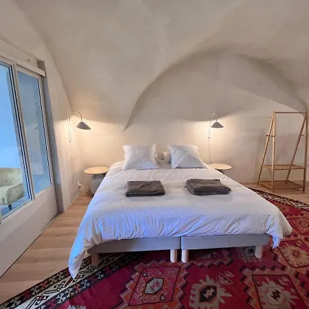 Apartment Pres D'avignon, De Charme Avec Vue *