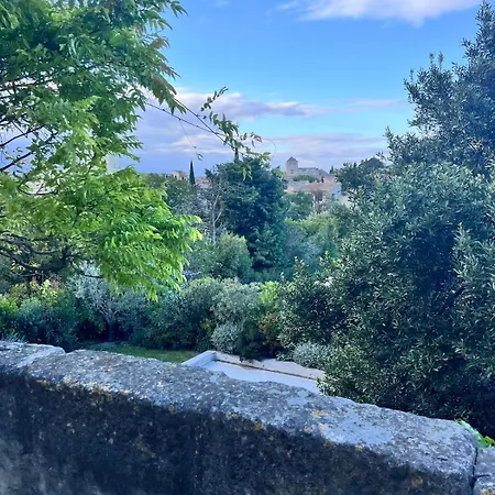 Apartment Pres D'avignon, De Charme Avec Vue Villeneuve-les-Avignon
