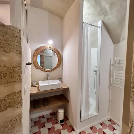 Pres D'avignon, De Charme Avec Vue Apartment Villeneuve-les-Avignon