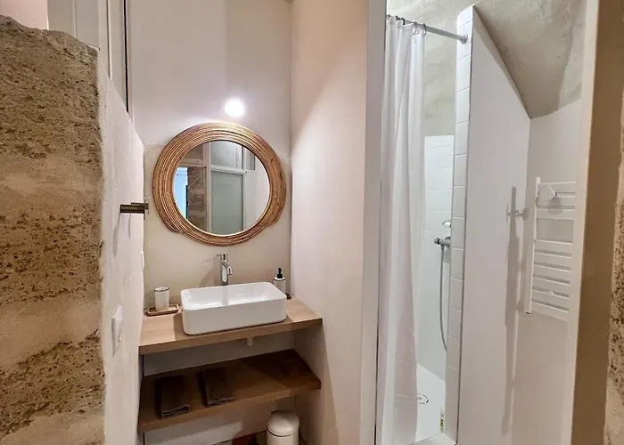 Pres D'avignon, De Charme Avec Vue Appartement Villeneuve-lès-Avignon